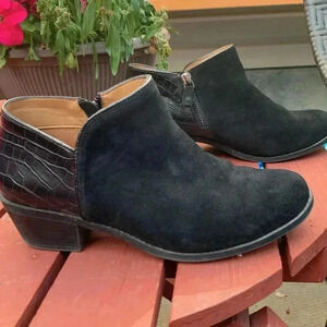 Vionic Marissa Black Leather Short Zip Up Boots 8.5  Wide